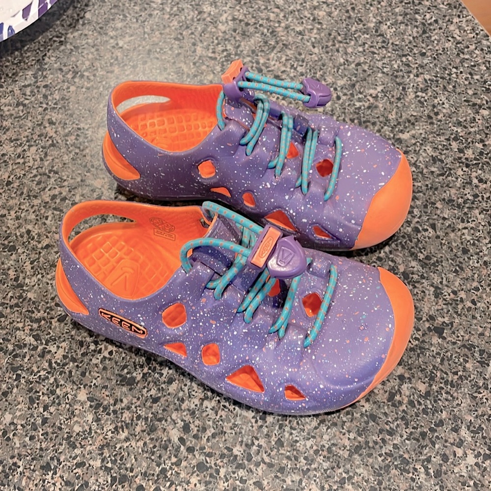Keen Rio Closed Toe Purple Coral Toddler Sandal size 10